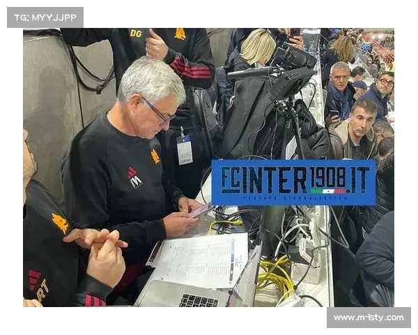 球员孩子场边观战可爱反应抢镜,成为社交媒体热点 球员孩子场边观战可爱反应抢镜,成为社交媒体热点