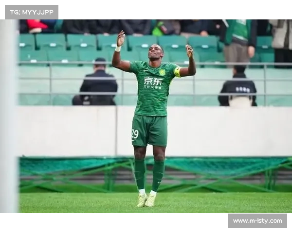 北京国安法比奥以28球荣膺2025赛季中超金靴