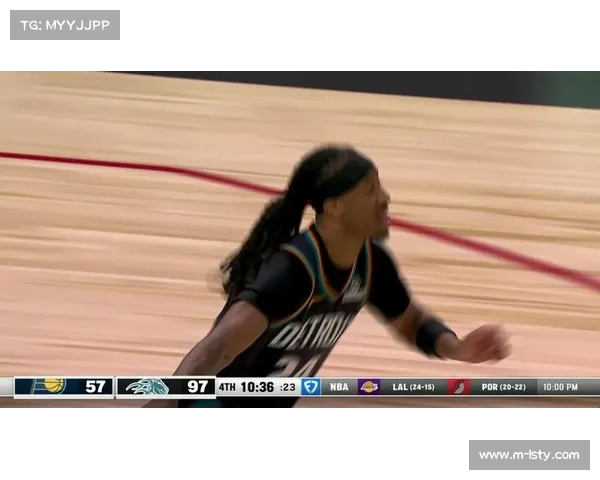 步行者新秀沃克首节完成三次空中接力扣篮